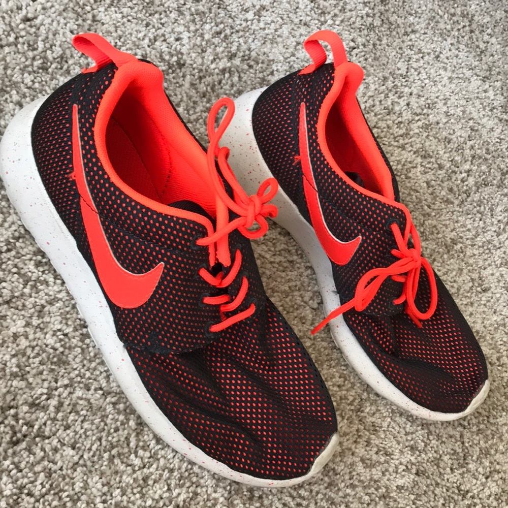 Nike roshes